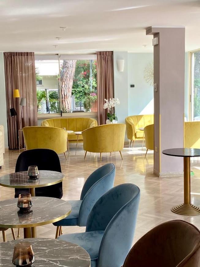 Aura Living Hotel Rimini Exterior photo